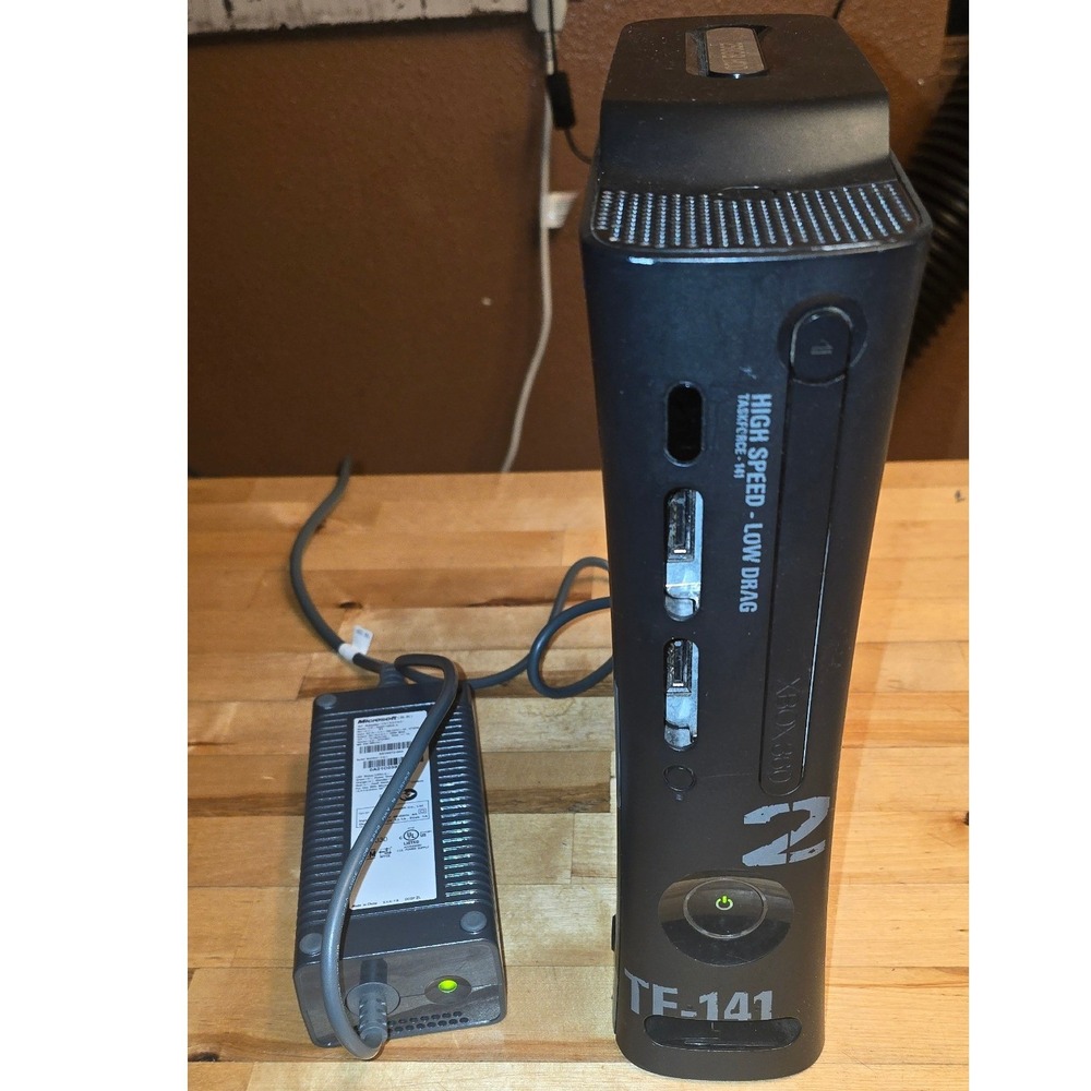 Microsoft Xbox 360 Modern Warfare 2 Limited Edition 250GB Console Bundle Black